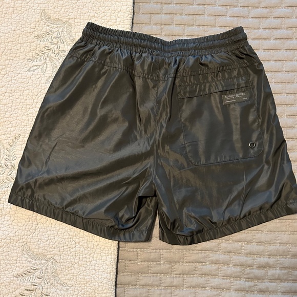 Maison Article Hybrid Men’s Lifestyle Shorts (Black)-Medium - Picture 2 of 3